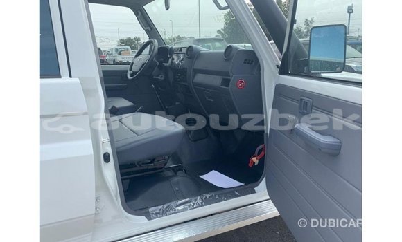 Buy Import Toyota Land Cruiser White Car in Import - Dubai in Andijon Buy Import Toyota Land Cruiser White Car in Import - Dubai in Andijon