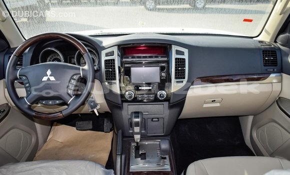 Buy Import Mitsubishi Pajero White Car in Import - Dubai in Andijon Buy Import Mitsubishi Pajero White Car in Import - Dubai in Andijon