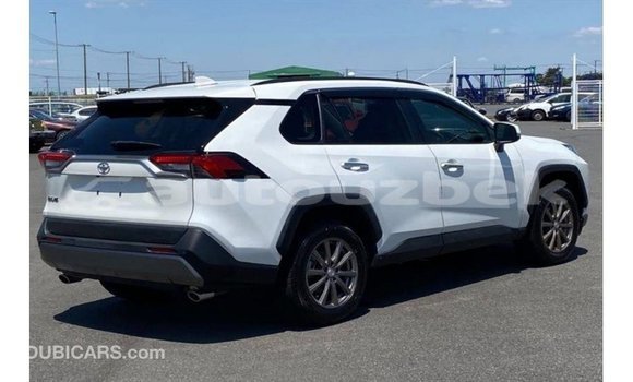 Buy Import Toyota 4Runner White Car in Import - Dubai in Andijon Buy Import Toyota 4Runner White Car in Import - Dubai in Andijon