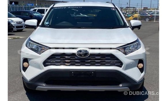 Buy Import Toyota 4Runner White Car in Import - Dubai in Andijon Buy Import Toyota 4Runner White Car in Import - Dubai in Andijon