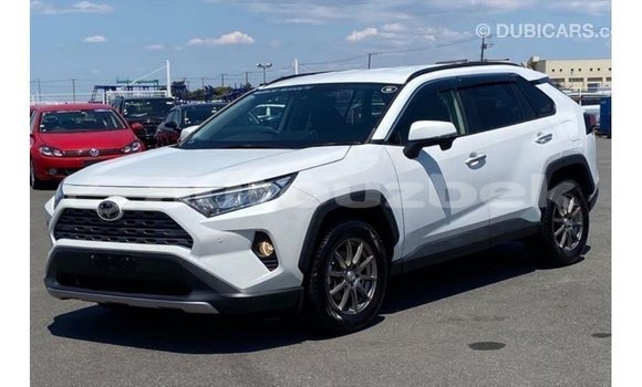 Buy Import Toyota 4Runner White Car in Import - Dubai in Andijon Buy Import Toyota 4Runner White Car in Import - Dubai in Andijon