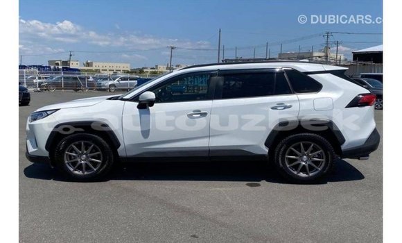 Buy Import Toyota 4Runner White Car in Import - Dubai in Andijon Buy Import Toyota 4Runner White Car in Import - Dubai in Andijon
