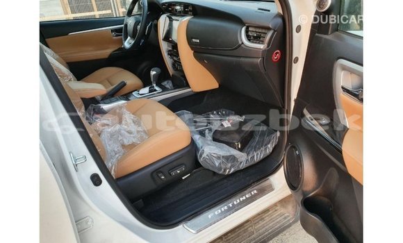 Buy Import Toyota Fortuner White Car in Import - Dubai in Andijon Buy Import Toyota Fortuner White Car in Import - Dubai in Andijon
