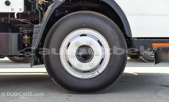 Buy Import Mitsubishi Carisma White Car in Import - Dubai in Andijon