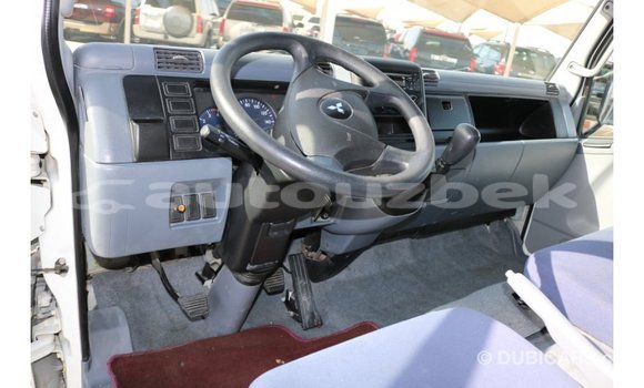 Buy Import Mitsubishi Carisma White Car in Import - Dubai in Andijon