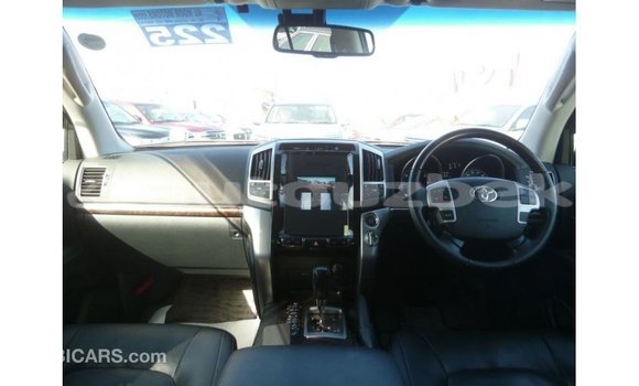 Buy Import Toyota Land Cruiser White Car in Import - Dubai in Andijon Buy Import Toyota Land Cruiser White Car in Import - Dubai in Andijon