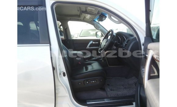 Buy Import Toyota Land Cruiser White Car in Import - Dubai in Andijon Buy Import Toyota Land Cruiser White Car in Import - Dubai in Andijon