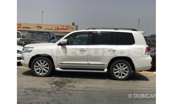 Buy Import Toyota Land Cruiser White Car in Import - Dubai in Andijon Buy Import Toyota Land Cruiser White Car in Import - Dubai in Andijon