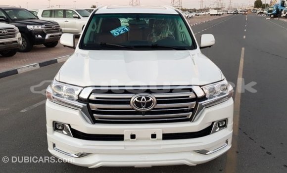 Buy Import Toyota Land Cruiser White Car in Import - Dubai in Andijon Buy Import Toyota Land Cruiser White Car in Import - Dubai in Andijon