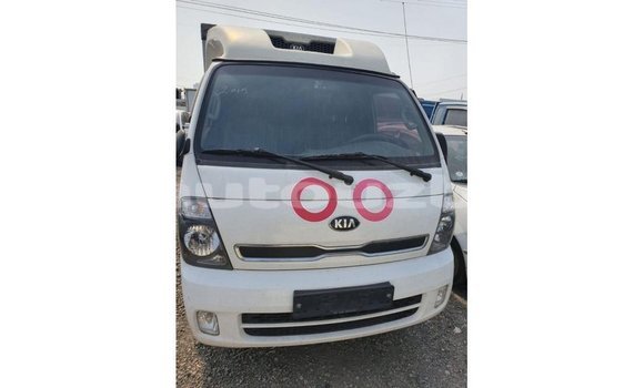 Buy Import Kia Carens White Car in Import - Dubai in Andijon Buy Import Kia Carens White Car in Import - Dubai in Andijon