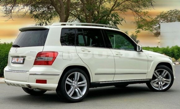 Buy Import Mercedes-Benz 190 White Car in Import - Dubai in Andijon Buy Import Mercedes-Benz 190 White Car in Import - Dubai in Andijon