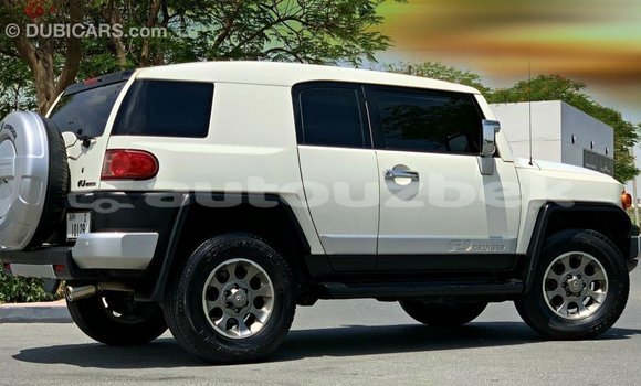 Buy Import Toyota FJ Cruiser White Car in Import - Dubai in Andijon Buy Import Toyota FJ Cruiser White Car in Import - Dubai in Andijon