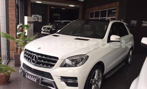 Buy Used Mercedes-Benz ML–Class White Car in Tashkent in Toskent