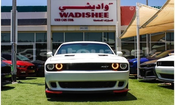 Buy Import Dodge Challenger White Car in Import - Dubai in Andijon Buy Import Dodge Challenger White Car in Import - Dubai in Andijon