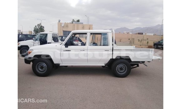 Buy Import Toyota Land Cruiser White Car in Import - Dubai in Andijon Buy Import Toyota Land Cruiser White Car in Import - Dubai in Andijon