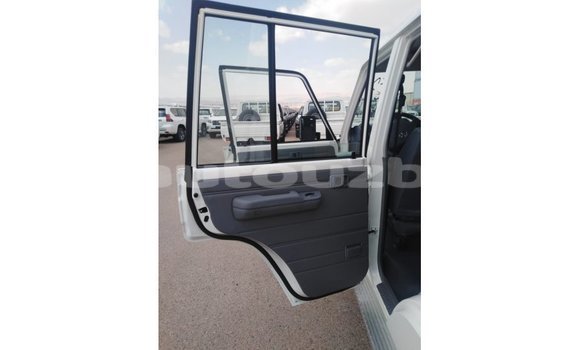 Buy Import Toyota Land Cruiser White Car in Import - Dubai in Andijon Buy Import Toyota Land Cruiser White Car in Import - Dubai in Andijon