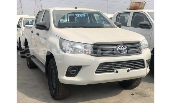Buy Import Toyota Hilux White Car in Import - Dubai in Andijon