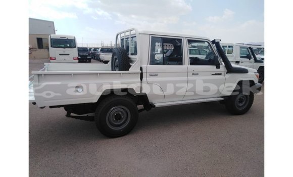 Buy Import Toyota Land Cruiser White Car in Import - Dubai in Andijon Buy Import Toyota Land Cruiser White Car in Import - Dubai in Andijon