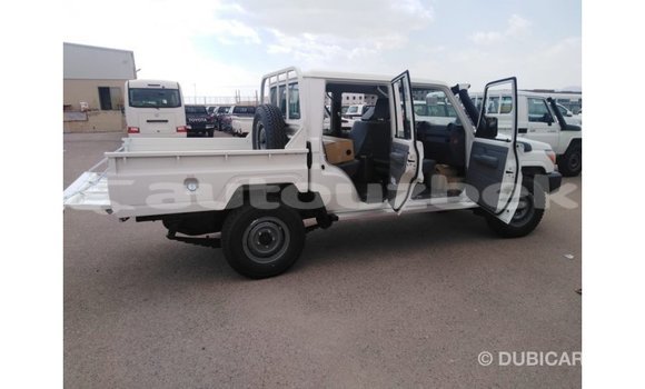 Buy Import Toyota Land Cruiser White Car in Import - Dubai in Andijon Buy Import Toyota Land Cruiser White Car in Import - Dubai in Andijon
