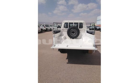 Buy Import Toyota Land Cruiser White Car in Import - Dubai in Andijon Buy Import Toyota Land Cruiser White Car in Import - Dubai in Andijon