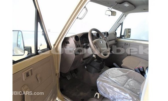 Buy Import Toyota Land Cruiser Beige Car in Import - Dubai in Andijon Buy Import Toyota Land Cruiser Beige Car in Import - Dubai in Andijon