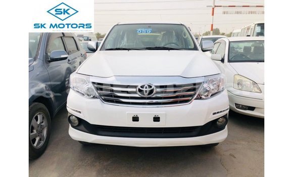 Buy Import Toyota Fortuner White Car in Import - Dubai in Andijon