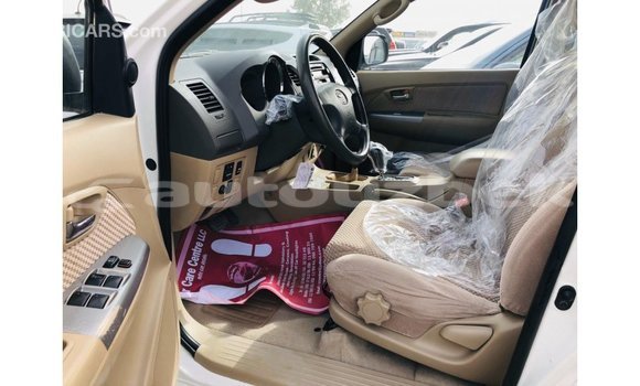 Buy Import Toyota Fortuner White Car in Import - Dubai in Andijon Buy Import Toyota Fortuner White Car in Import - Dubai in Andijon