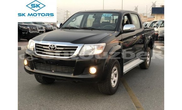Buy Import Toyota Hilux Black Car in Import - Dubai in Andijon