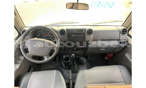Buy Import Toyota Land Cruiser White Car in Import - Dubai in Andijon Buy Import Toyota Land Cruiser White Car in Import - Dubai in Andijon