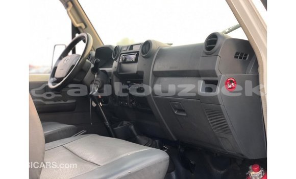 Buy Import Toyota Land Cruiser White Car in Import - Dubai in Andijon Buy Import Toyota Land Cruiser White Car in Import - Dubai in Andijon