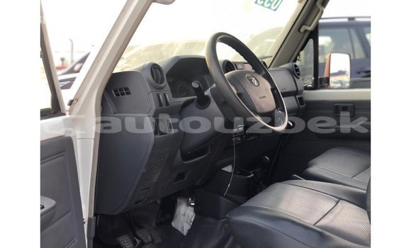 Buy Import Toyota Land Cruiser White Car in Import - Dubai in Andijon Buy Import Toyota Land Cruiser White Car in Import - Dubai in Andijon