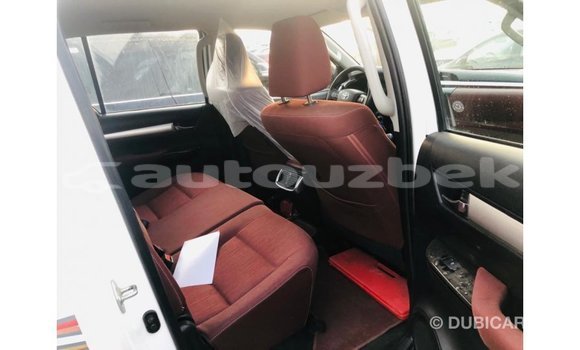 Buy Import Toyota Hilux White Car in Import - Dubai in Andijon Buy Import Toyota Hilux White Car in Import - Dubai in Andijon