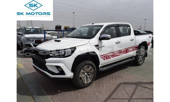 Buy Import Toyota Hilux White Car in Import - Dubai in Andijon