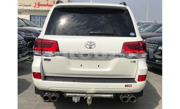Buy Import Toyota Land Cruiser White Car in Import - Dubai in Andijon Buy Import Toyota Land Cruiser White Car in Import - Dubai in Andijon
