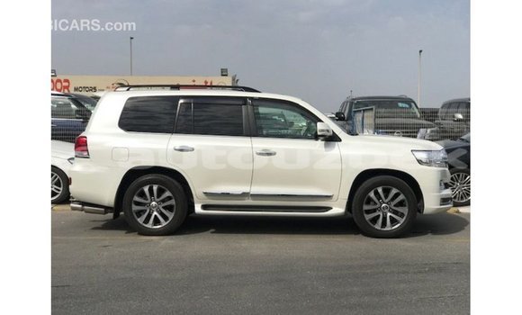 Buy Import Toyota Land Cruiser White Car in Import - Dubai in Andijon Buy Import Toyota Land Cruiser White Car in Import - Dubai in Andijon