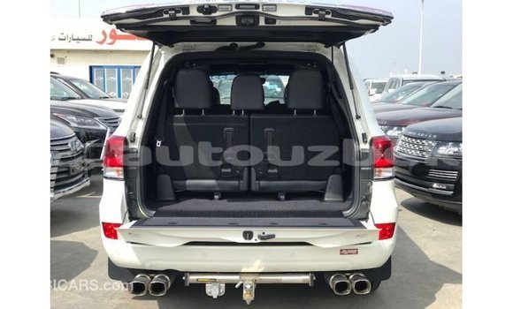 Buy Import Toyota Land Cruiser White Car in Import - Dubai in Andijon Buy Import Toyota Land Cruiser White Car in Import - Dubai in Andijon