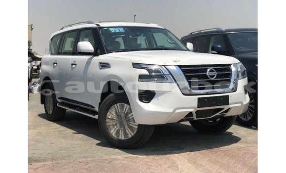 Buy Import Nissan Patrol White Car in Import - Dubai in Andijon