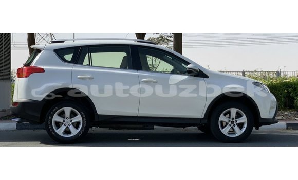 Buy Import Toyota 4Runner White Car in Import - Dubai in Andijon Buy Import Toyota 4Runner White Car in Import - Dubai in Andijon