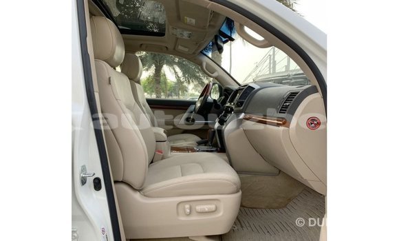 Buy Import Toyota Land Cruiser White Car in Import - Dubai in Andijon Buy Import Toyota Land Cruiser White Car in Import - Dubai in Andijon
