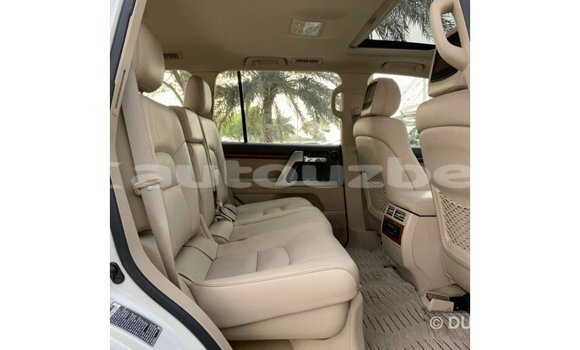 Buy Import Toyota Land Cruiser White Car in Import - Dubai in Andijon Buy Import Toyota Land Cruiser White Car in Import - Dubai in Andijon
