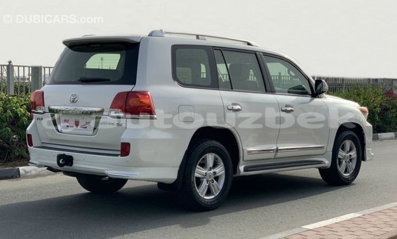 Buy Import Toyota Land Cruiser White Car in Import - Dubai in Andijon Buy Import Toyota Land Cruiser White Car in Import - Dubai in Andijon