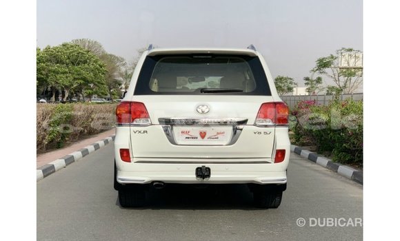 Buy Import Toyota Land Cruiser White Car in Import - Dubai in Andijon Buy Import Toyota Land Cruiser White Car in Import - Dubai in Andijon