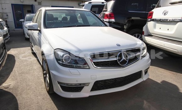 Buy Import Mercedes-Benz 200 White Car in Import - Dubai in Andijon Buy Import Mercedes-Benz 200 White Car in Import - Dubai in Andijon