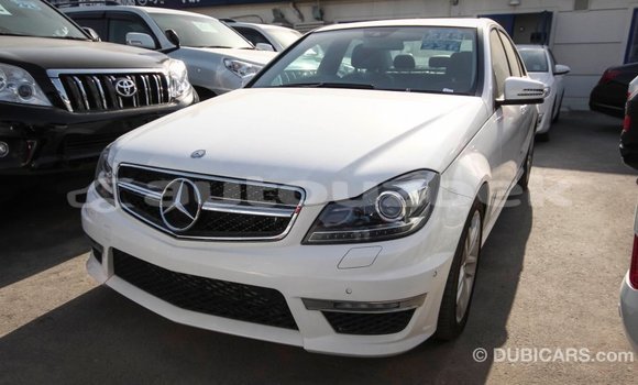 Buy Import Mercedes-Benz 200 White Car in Import - Dubai in Andijon Buy Import Mercedes-Benz 200 White Car in Import - Dubai in Andijon
