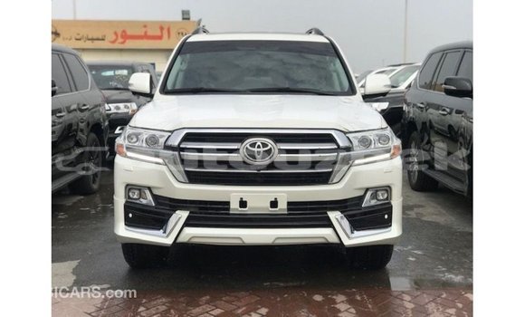 Buy Import Toyota Land Cruiser White Car in Import - Dubai in Andijon Buy Import Toyota Land Cruiser White Car in Import - Dubai in Andijon