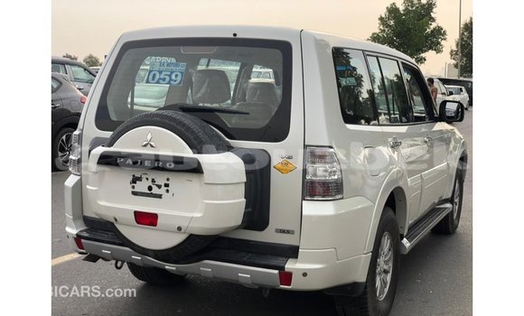 Buy Import Mitsubishi Pajero White Car in Import - Dubai in Andijon Buy Import Mitsubishi Pajero White Car in Import - Dubai in Andijon
