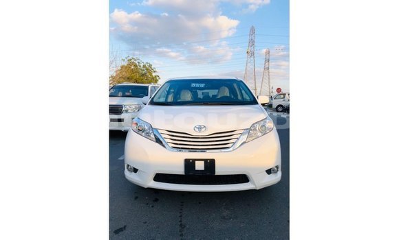 Buy Import Toyota Sienna White Car in Import - Dubai in Andijon Buy Import Toyota Sienna White Car in Import - Dubai in Andijon