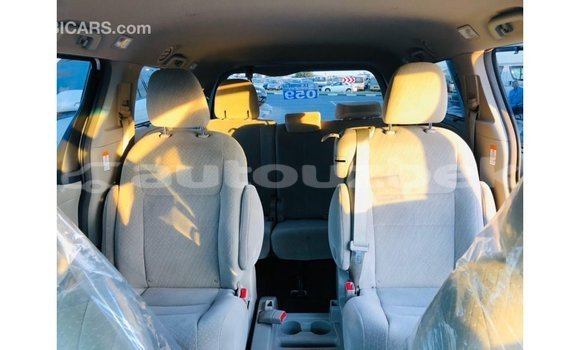 Buy Import Toyota Sienna White Car in Import - Dubai in Andijon Buy Import Toyota Sienna White Car in Import - Dubai in Andijon