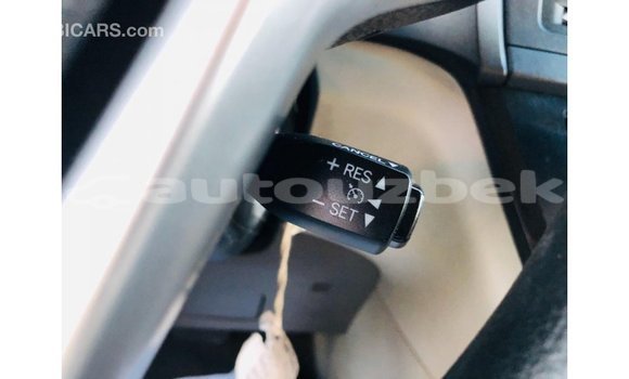 Buy Import Toyota Sienna White Car in Import - Dubai in Andijon Buy Import Toyota Sienna White Car in Import - Dubai in Andijon