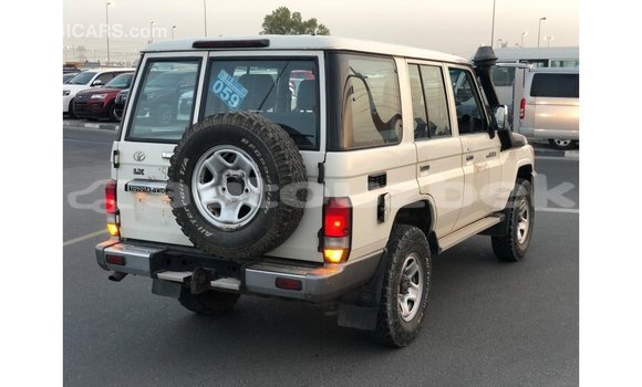 Buy Import Toyota Land Cruiser White Car in Import - Dubai in Andijon Buy Import Toyota Land Cruiser White Car in Import - Dubai in Andijon